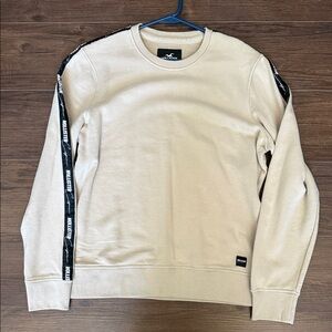 Hollister Men's Beige Crewneck Sweater with Black Accents